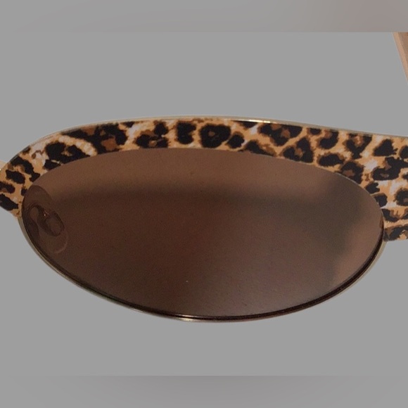 PRIVE REVAUX Moonscape Polarized Sunglasses with Case, Brown Cheetah - Picture 5 of 13